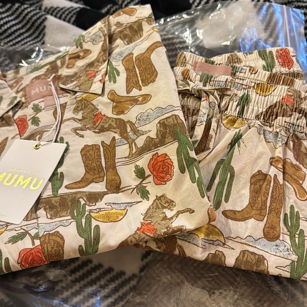Show Me Your Mumu Rodeo Escape PJ Set Size XS. - Picture 5 of 5